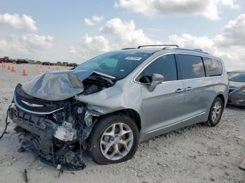  Salvage Chrysler Pacifica