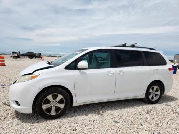  Salvage Toyota Sienna