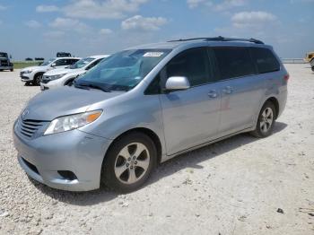  Salvage Toyota Sienna