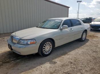  Salvage Lincoln Towncar