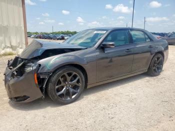  Salvage Chrysler 300