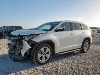 Salvage Toyota Highlander
