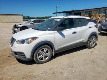  Salvage Nissan Kicks