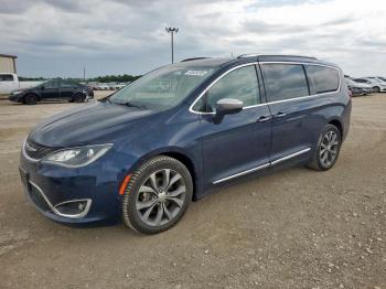  Salvage Chrysler Pacifica
