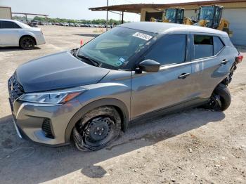  Salvage Nissan Kicks