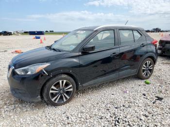  Salvage Nissan Kicks