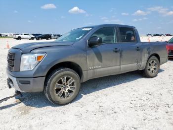  Salvage Nissan Titan