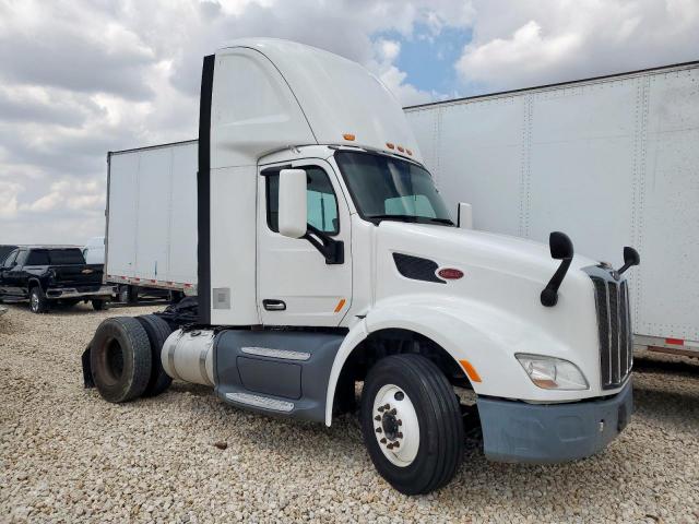  Salvage Peterbilt Tractor 579