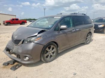  Salvage Toyota Sienna