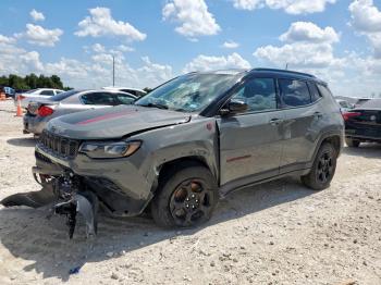  Salvage Jeep Compass
