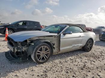  Salvage Ford Mustang