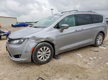  Salvage Chrysler Pacifica