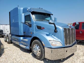  Salvage Peterbilt 579
