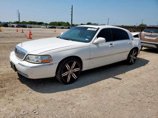  Salvage Lincoln Towncar