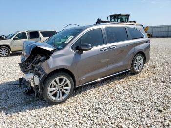  Salvage Toyota Sienna