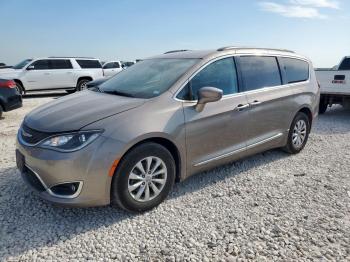  Salvage Chrysler Pacifica