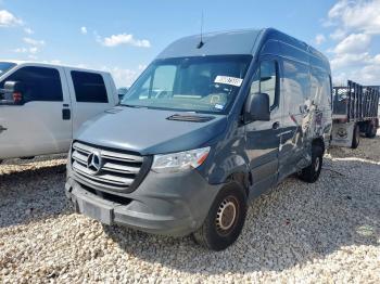  Salvage Mercedes-Benz Sprinter