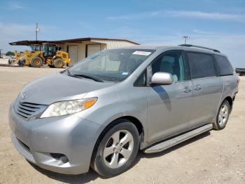  Salvage Toyota Sienna
