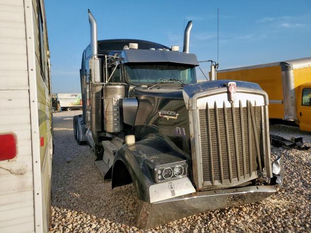  Salvage Kenworth W900