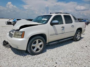  Salvage Chevrolet Avalanche