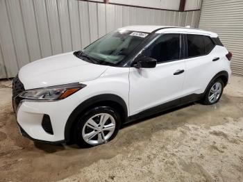  Salvage Nissan Kicks