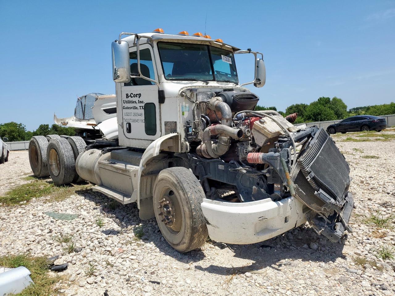 Peterbilt 384 Image 1