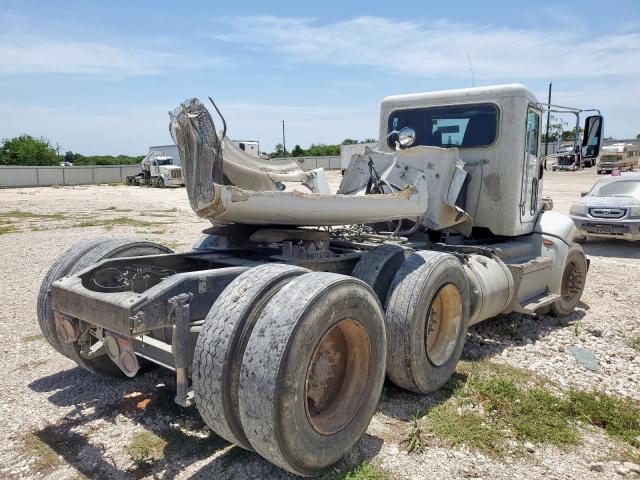 Peterbilt 384 Image 4