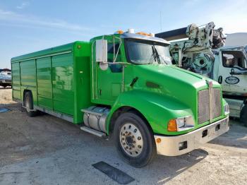  Salvage Kenworth T300