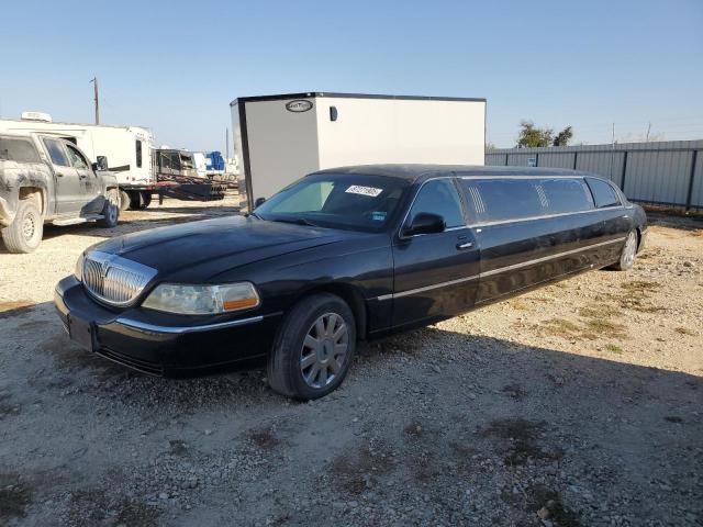 Salvage Lincoln Towncar