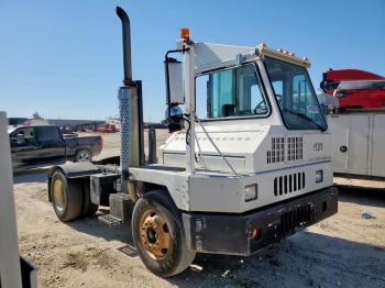  Salvage Klhy Yard Truck