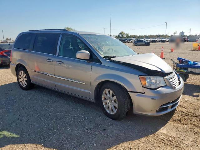 Chrysler Minivan Touring Image 11