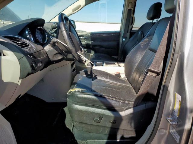 Chrysler Minivan Touring Image 5