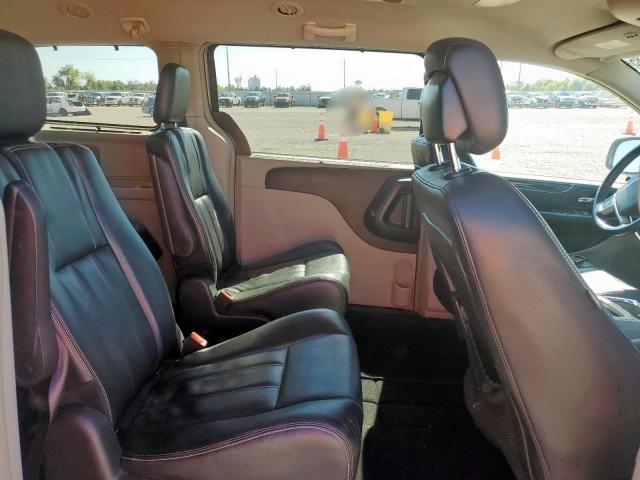 Chrysler Minivan Touring Image 7