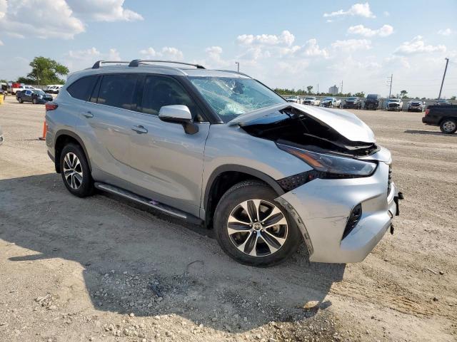 Toyota Highlander Hybrid Xle Image 2