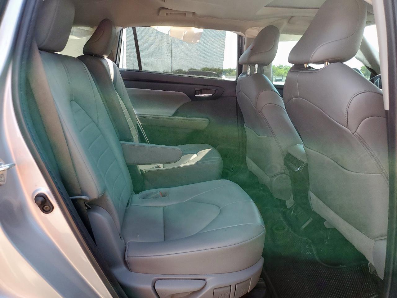 Toyota Highlander Hybrid Xle Image 9