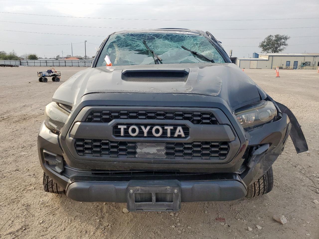Toyota Tacoma Double Cab Image 6