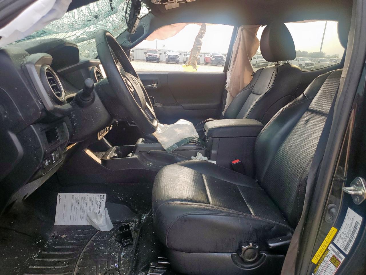 Toyota Tacoma Double Cab Image 11