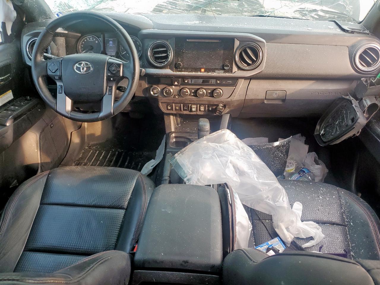 Toyota Tacoma Double Cab Image 10