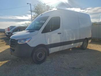  Salvage Mercedes-Benz Sprinter