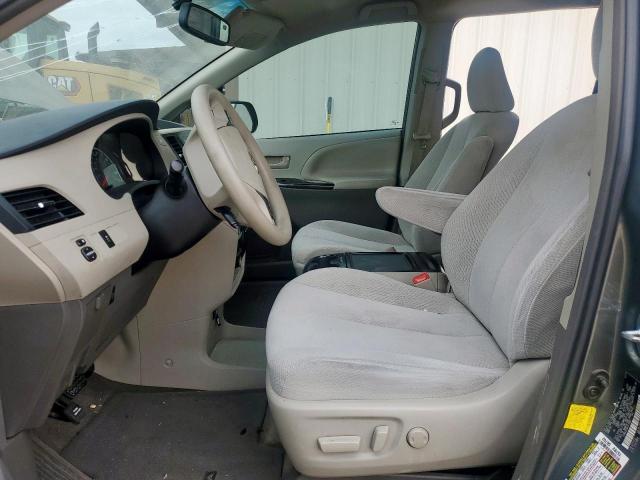 Toyota Sienna Le Image 8