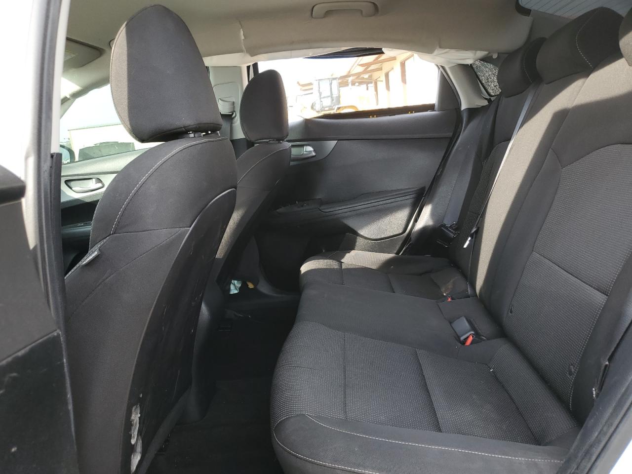 Kia Forte Fe Image 8