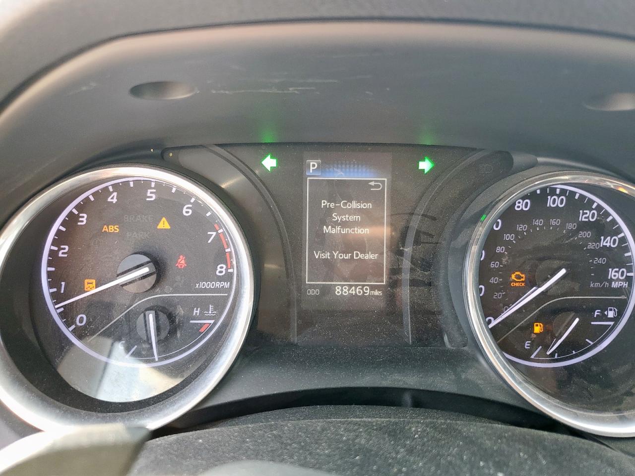 Toyota Camry Se Image 12