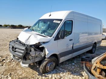  Salvage Mercedes-Benz Sprinter