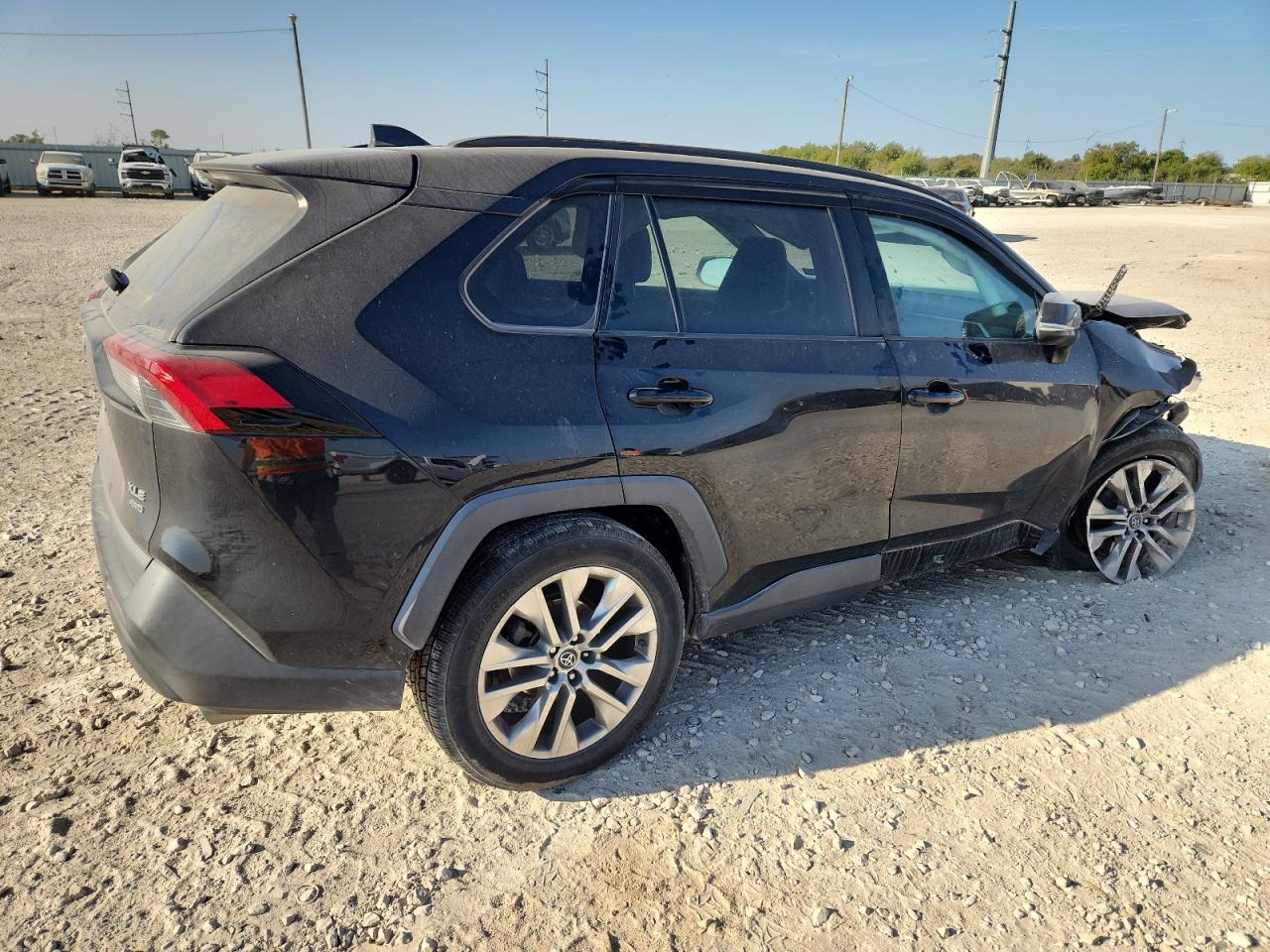 Toyota RAV4 Xle Premium Image 2