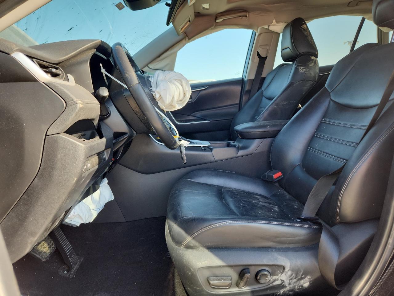 Toyota RAV4 Xle Premium Image 6