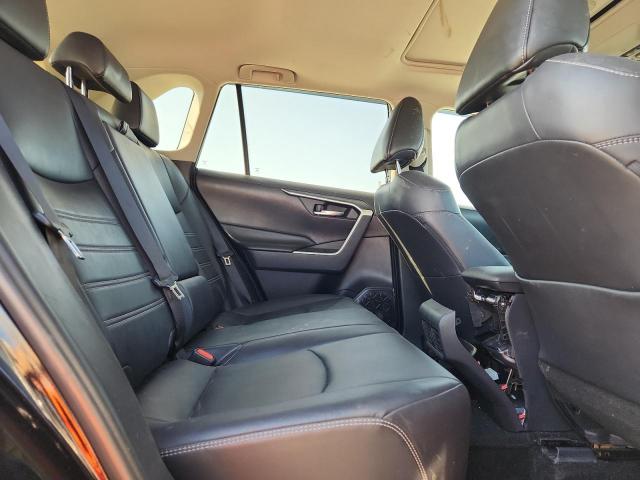 Toyota RAV4 Xle Premium Image 12