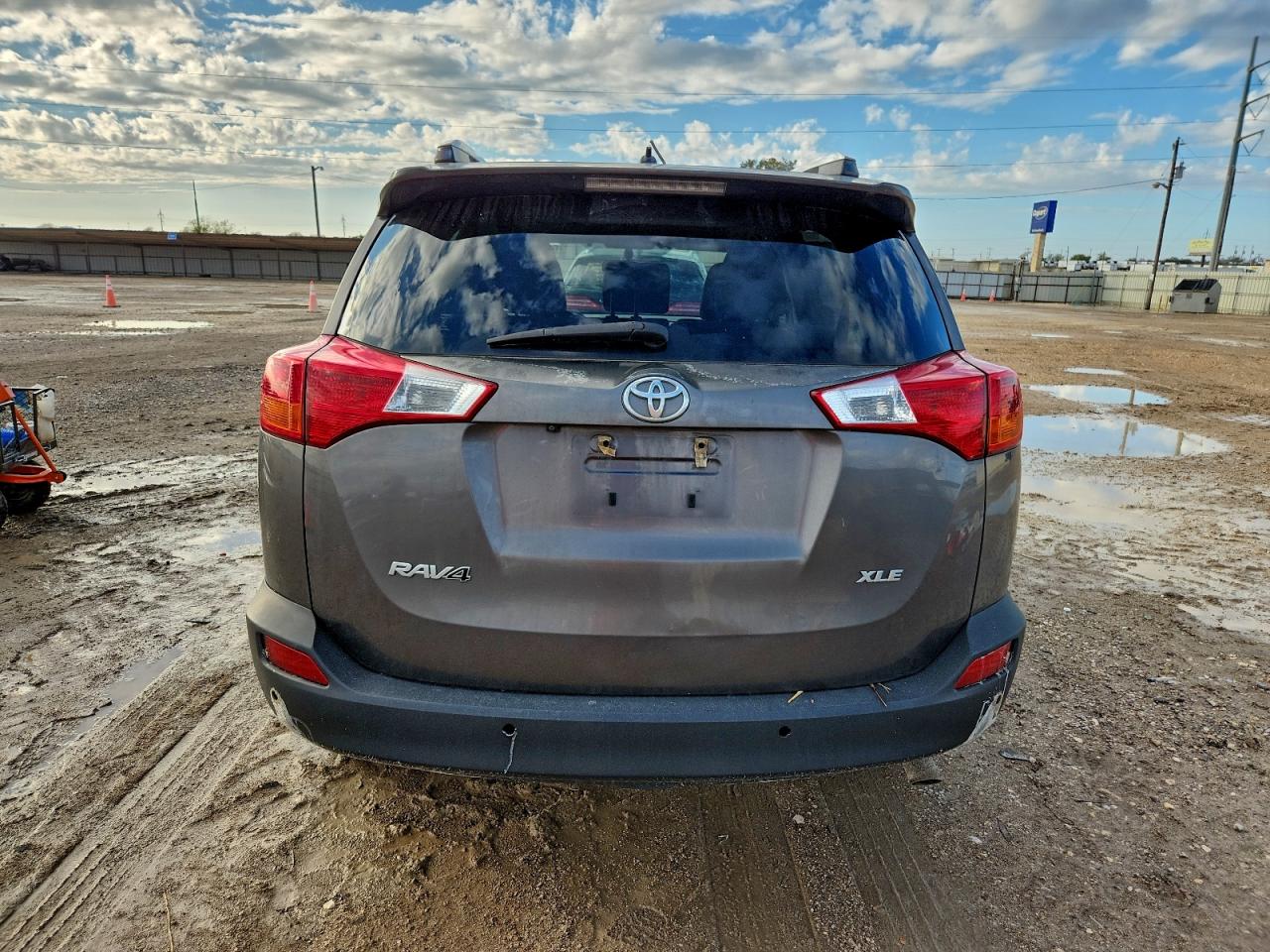 Toyota RAV4 Xle Image 4