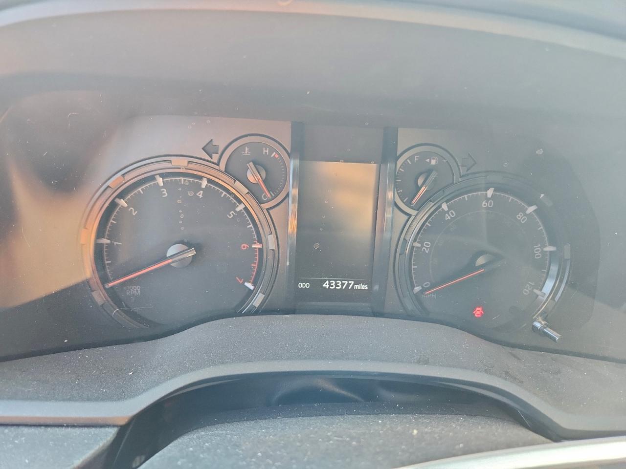 Toyota 4Runner Sr5 Image 5