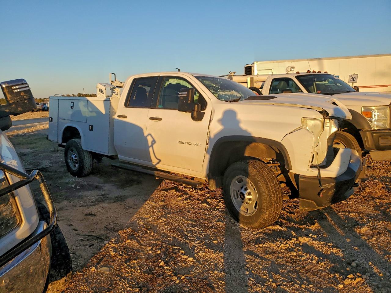 Chevrolet Silverado C2500 Heavy Duty Image 4
