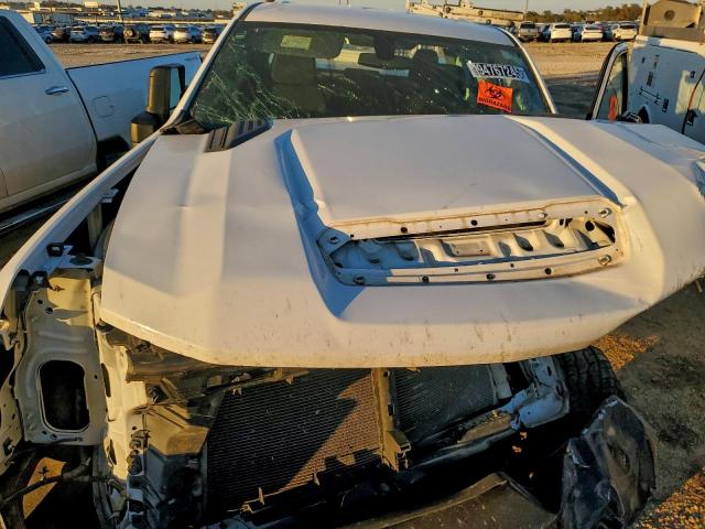 Chevrolet Silverado C2500 Heavy Duty Image 7